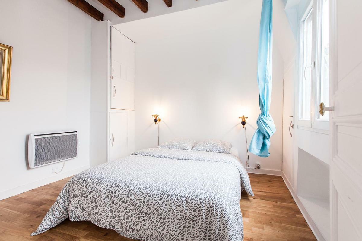 Charming 30m² Border Of Montmartre Paris