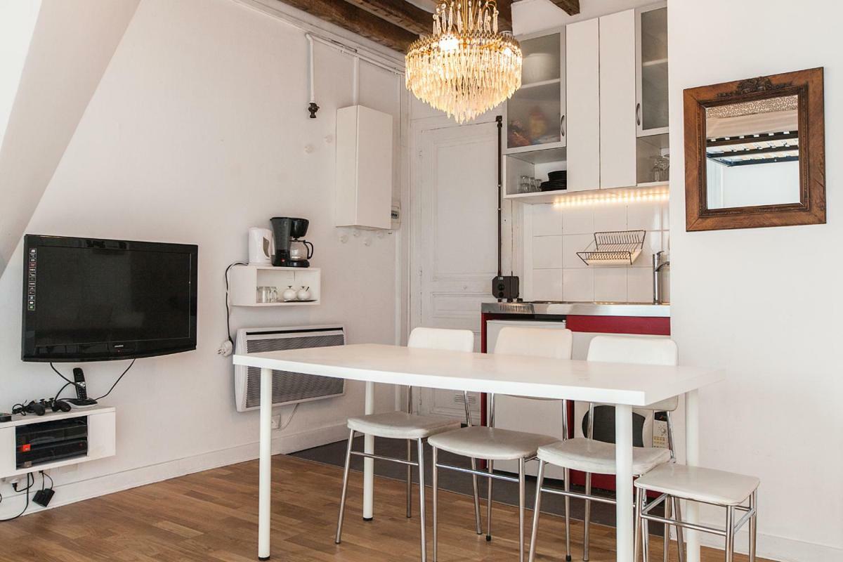 Charming 30m² Border Of Montmartre Apartment *