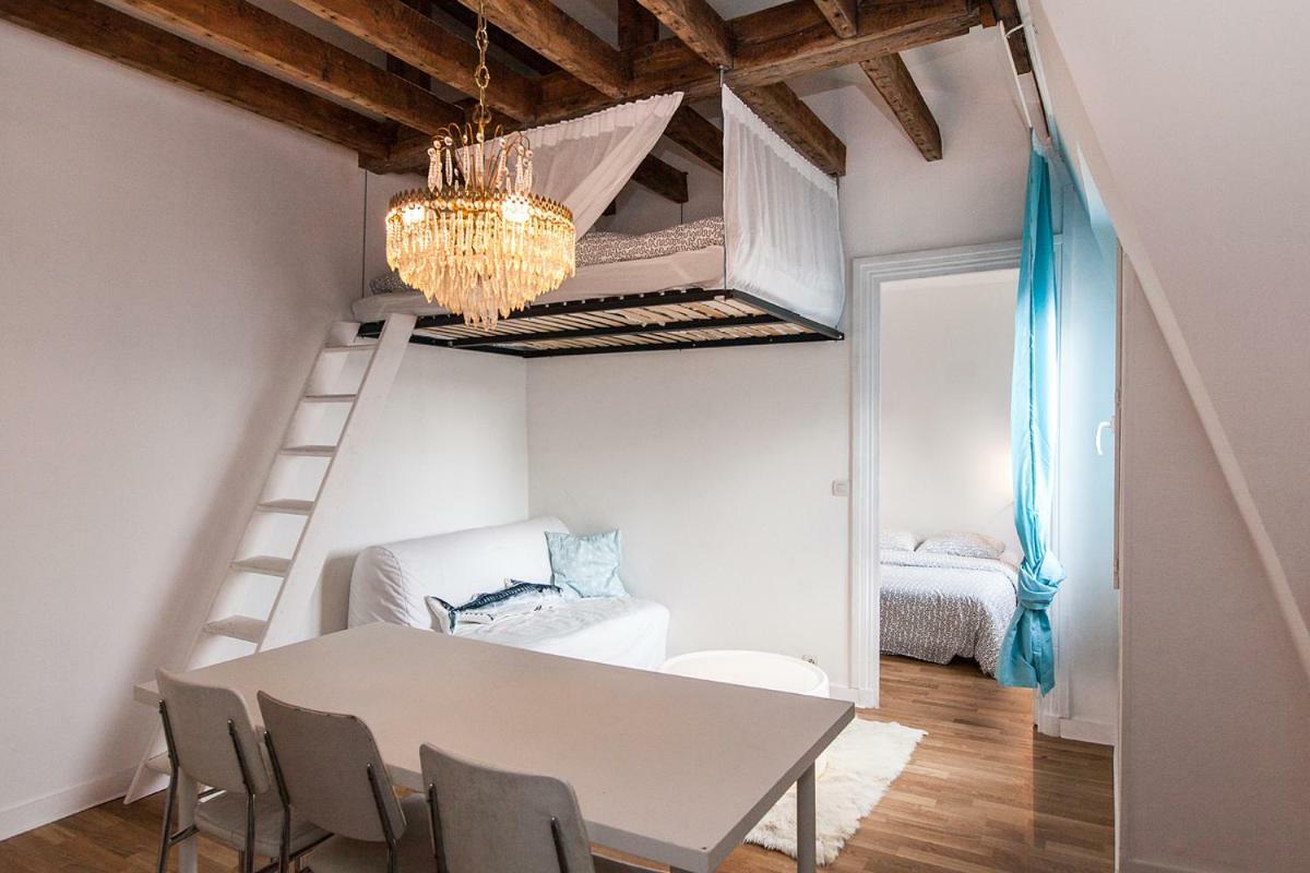 Charming 30m² Border Of Montmartre * Parijs